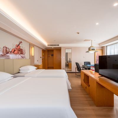 棋牌雙床房【會客沙發】 維也納國際酒店（佛山順德均安樂滙城店）優惠