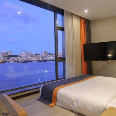 鈺海·全海景套房（180°落地窗+零壓睡眠枕+Mini冰箱） 金名海景公寓（珠海灣仔口岸國際會展中心店）優惠