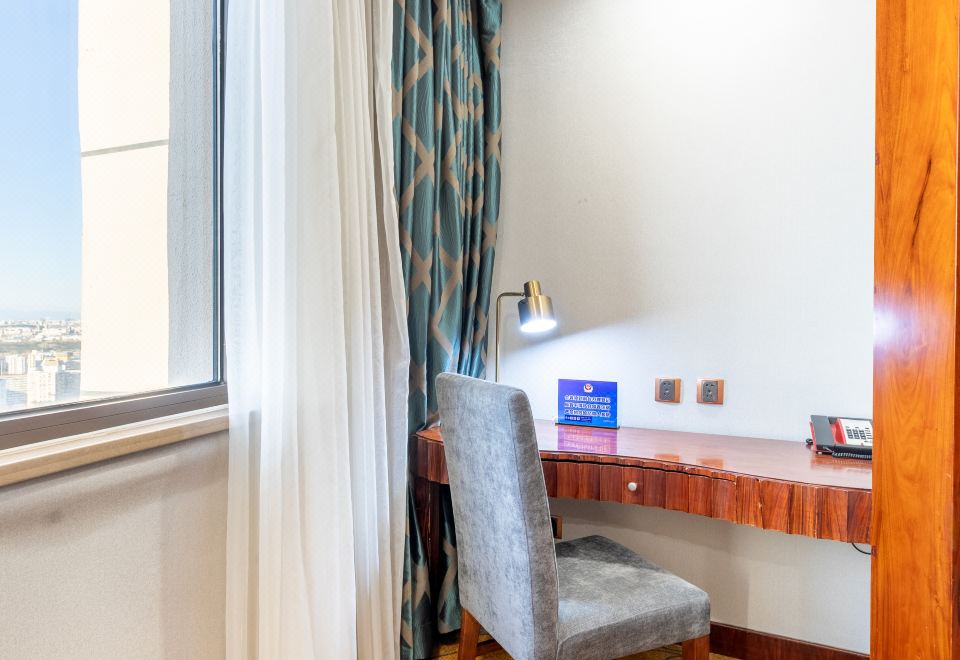 Zhongle Six Star HotelDeluxe Queen Room