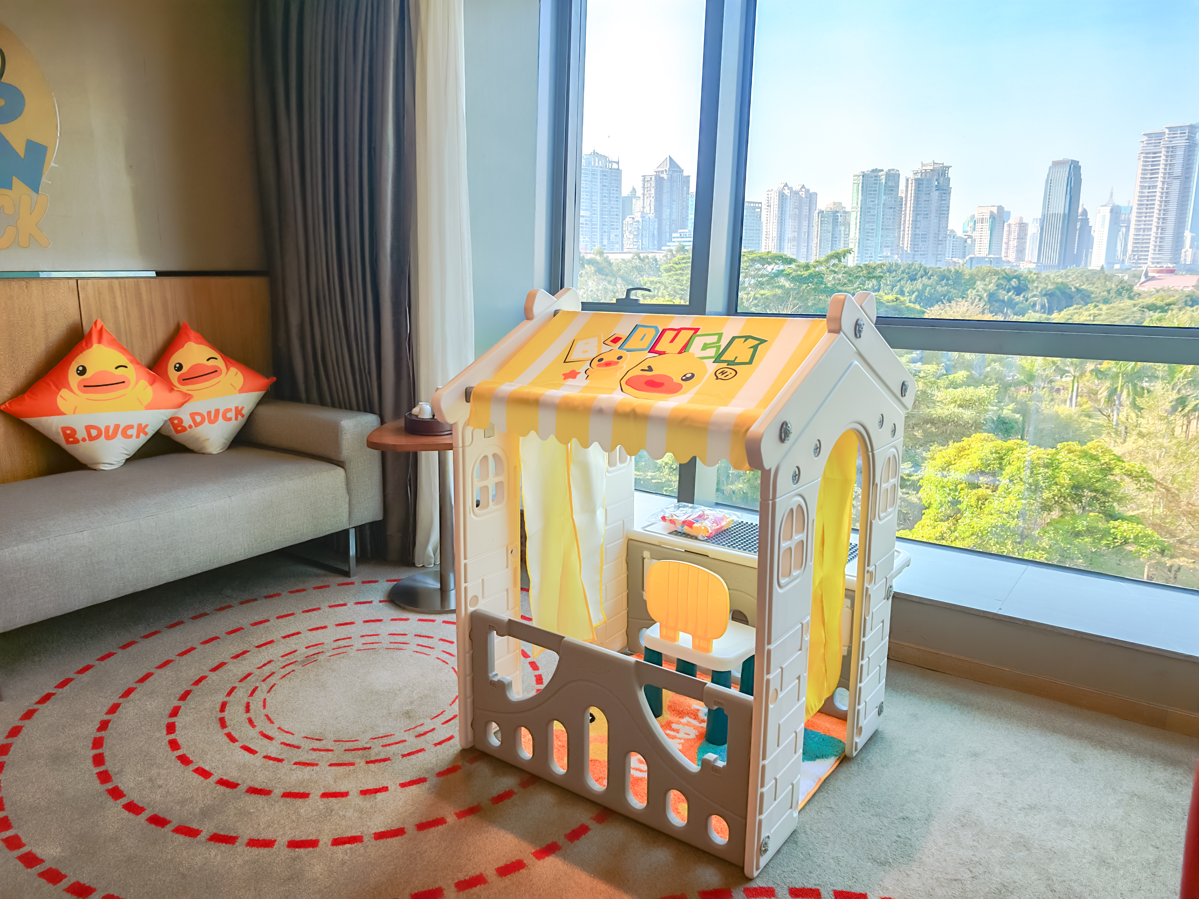 小黄鸭亲子主题房