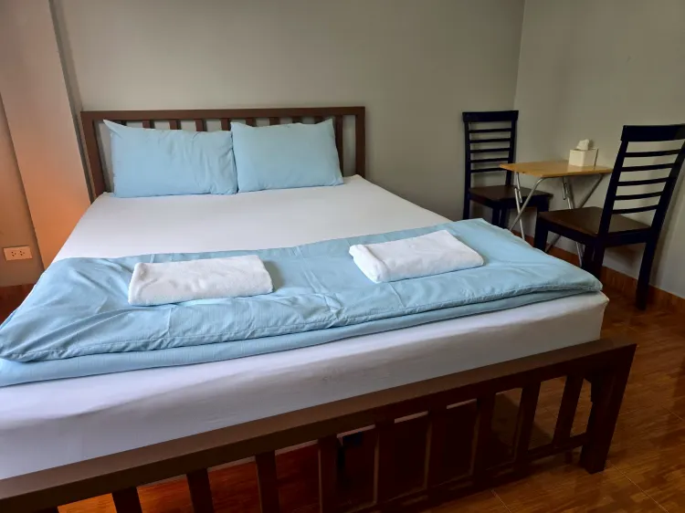 ห้องดีลักซ์ เตียงใหญ่ 1 เตียง