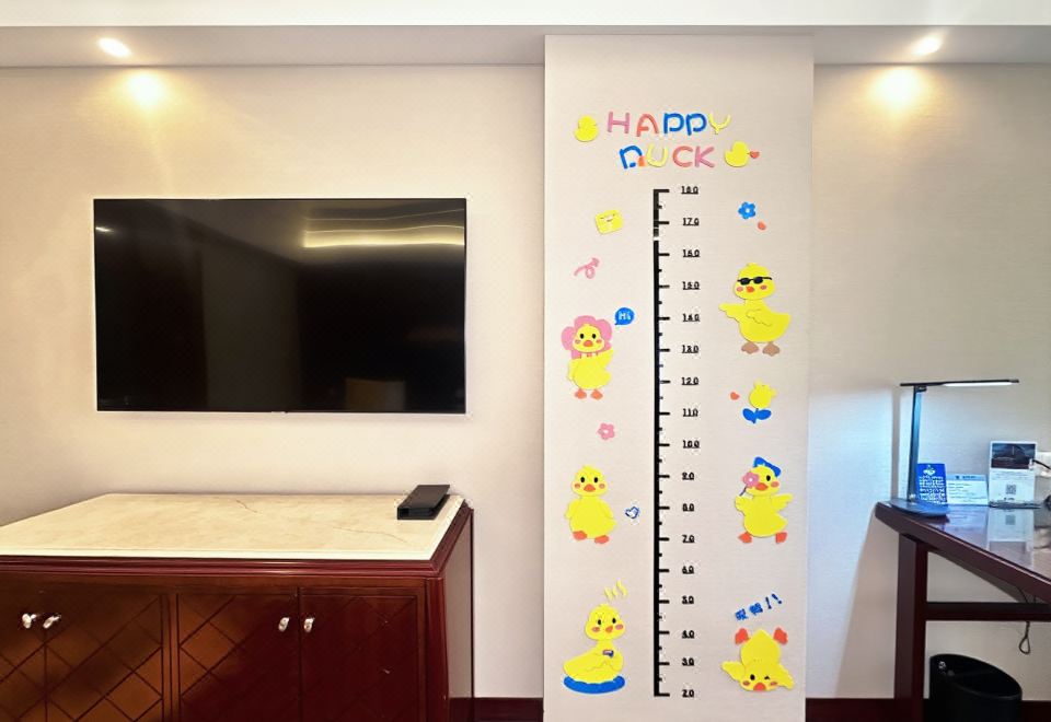 小黄鸭亲子大床房