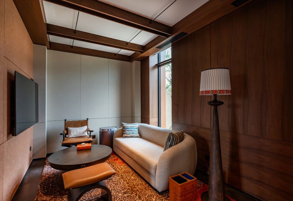 1 King 1 Bedroom Suite Terrace Access