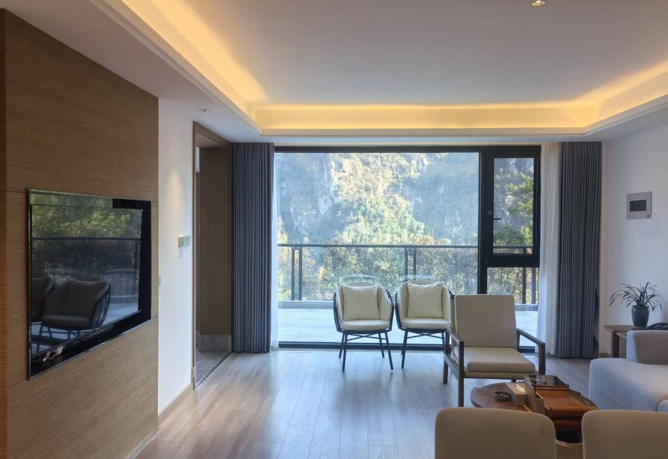 FUZHOU ROYAL HOT SPRING HOTEL & RESORTYunshui Pavilion - Parent-Child Villa (One-Bedroom, One-Living Room + Indoor Bathtub Only)