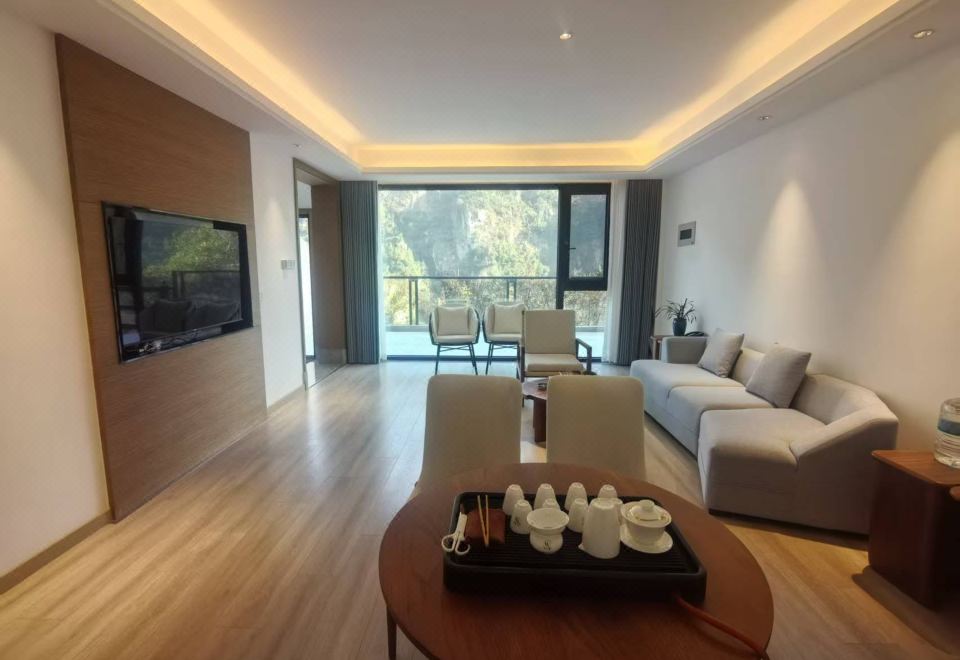 FUZHOU ROYAL HOT SPRING HOTEL & RESORTYunshui Pavilion - Parent-Child Villa (One-Bedroom, One-Living Room + Indoor Bathtub Only)