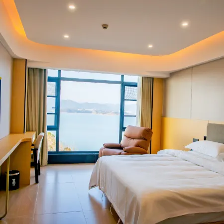 Wuning Baolixiong Hotel (Hubin North Road)