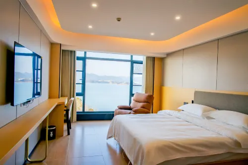 Wuning Baolixiong Hotel (Hubin North Road)