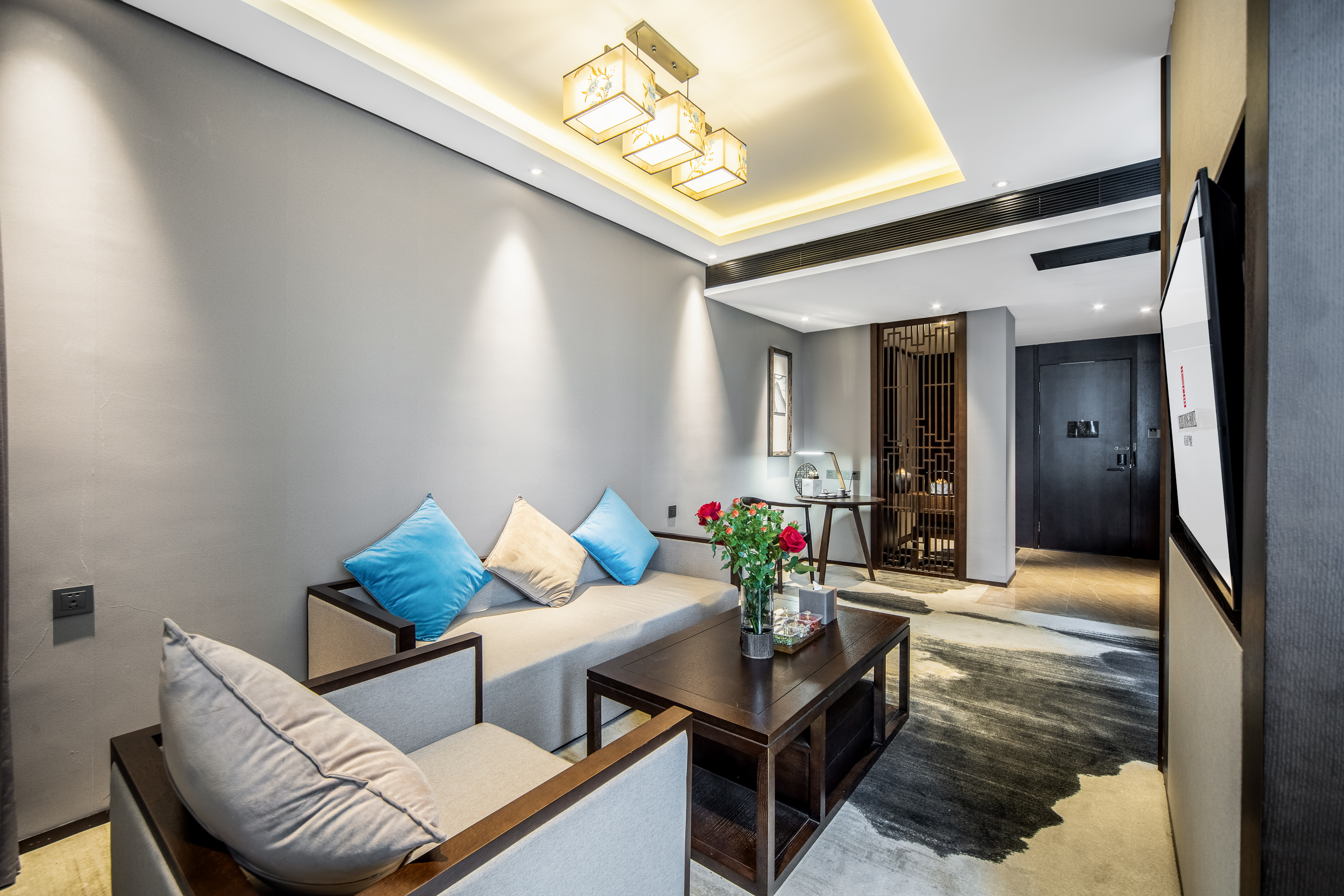 行政套房（零压床垫+温润加湿器+手机投屏+会客厅）