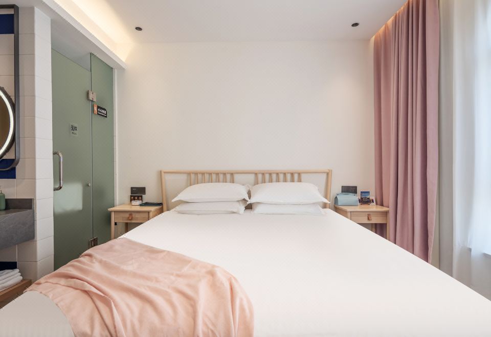 Morning·聽海輕奢大床房