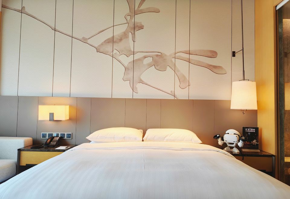 Courtyard by Marriott Shanghai HongqiaoGuestroom (Double Bed)