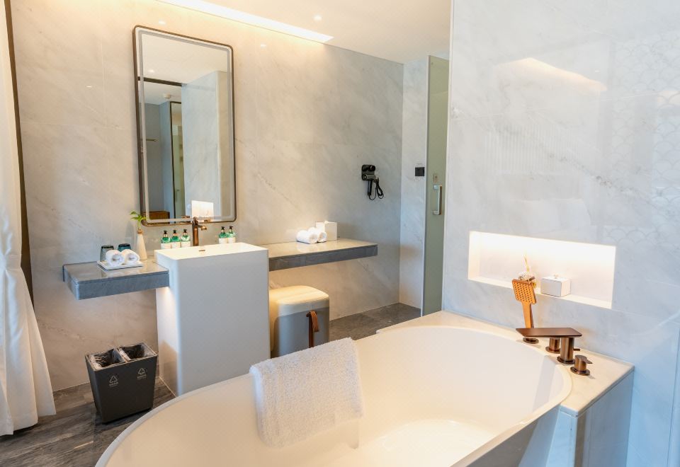 豪华内湖景观大床房