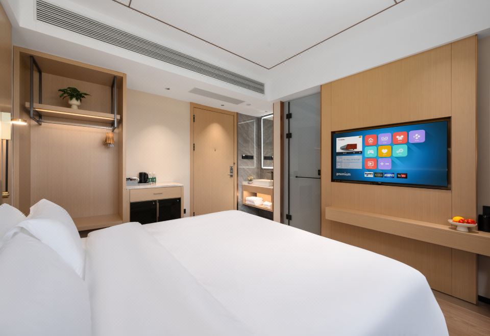 高級大床房（智能馬桶+小度客控）