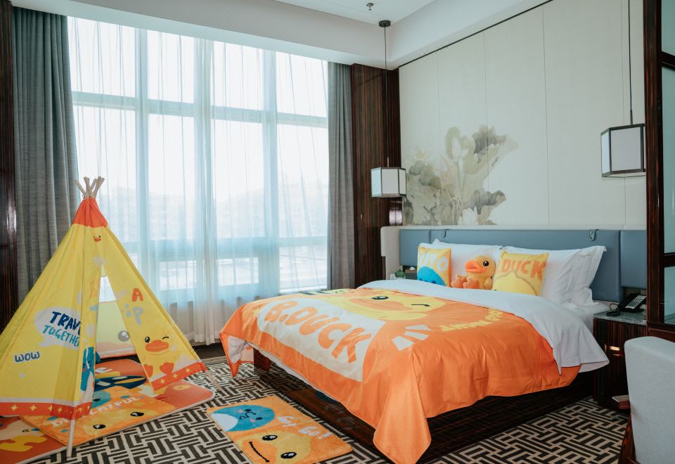 Century Huatian HotelFamily-friendly Suite