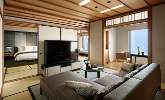 The Ritz-Carlton, Tokyo - Housity