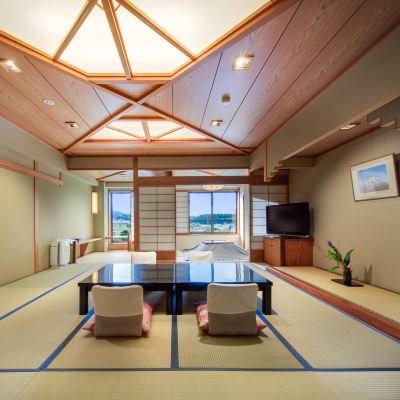 深山亭1～3階 富士山温泉 ホテル鐘山苑 クーポン