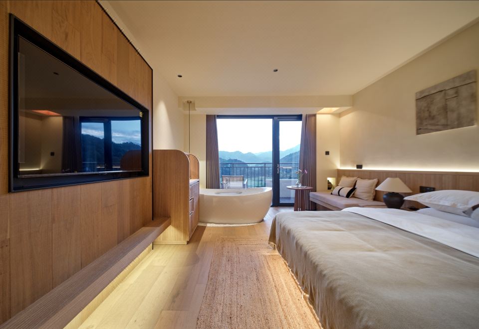 无敌视野270度阳台大床+TOTO浴缸+Dyson吹风机+全屋地暖