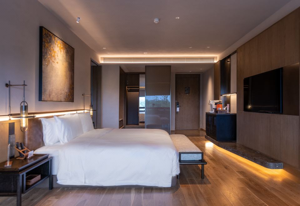Selected Queen Room