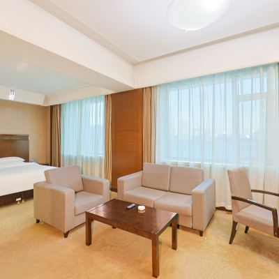 高級大床房|會客沙發 長春樂府維景飯店優惠