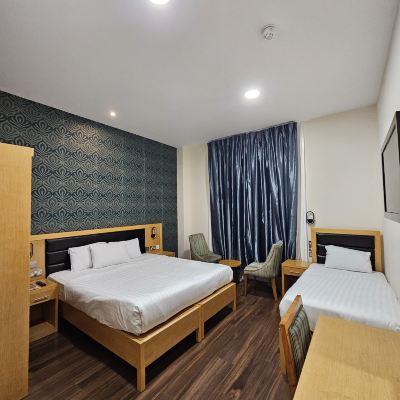 Economy Double Room Cromwell International Hotel Promo Code