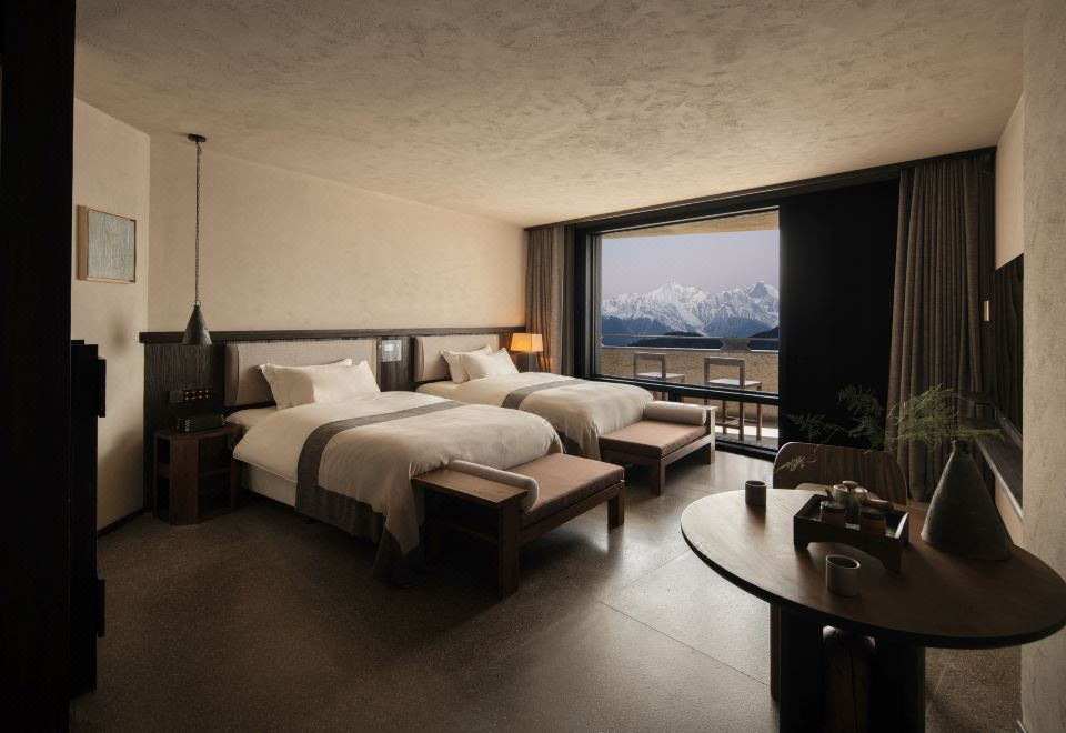 Maoding Snow Mountain View Balcony Twin Room