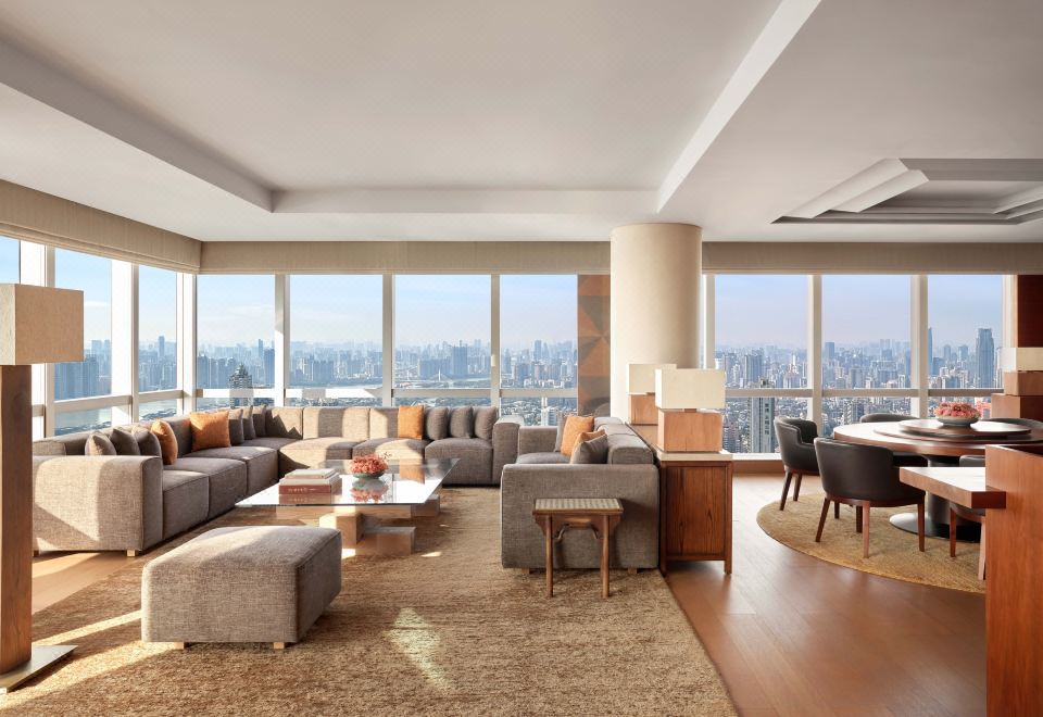 外交官套房 （特大床）