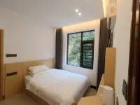Shaoshan Jianfeng Xiaozhu Hotel (Former Residence Scenic Area)