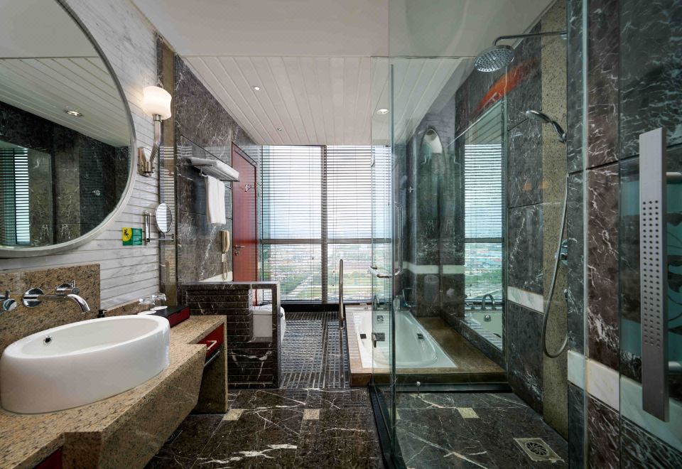 Empark Grand Hotel KunmingExecutive Deluxe Queen Room