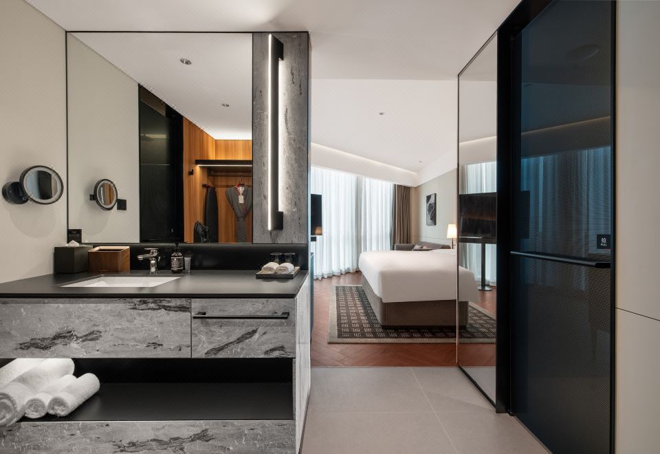 城際高級房-大床（德國唯寶沐浴系統+絲漣床墊）