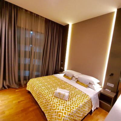 Three Bedroom Luxury Apartment with Balcony (High Zone)