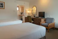 Rocky Mountain Ski Lodge