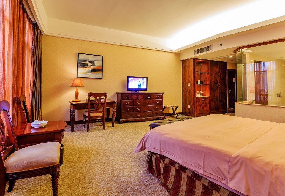 璨圓樓溫泉美式豪華大床房