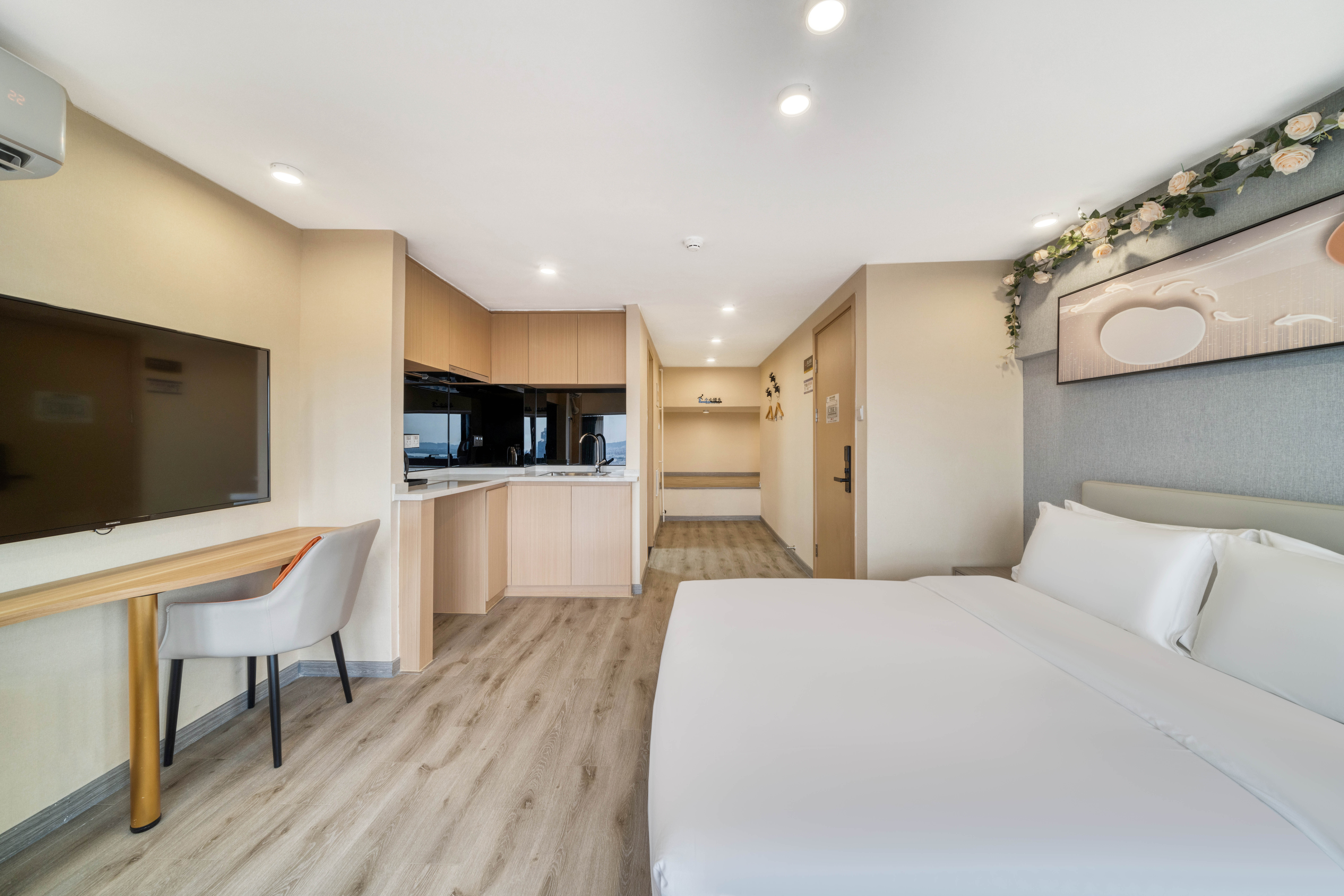 城景飘窗特惠大床房