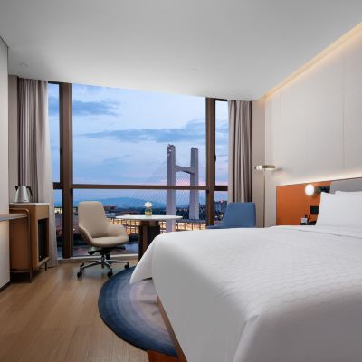 豪華商務大床房 深圳福田口岸希爾頓歡朋飯店優惠