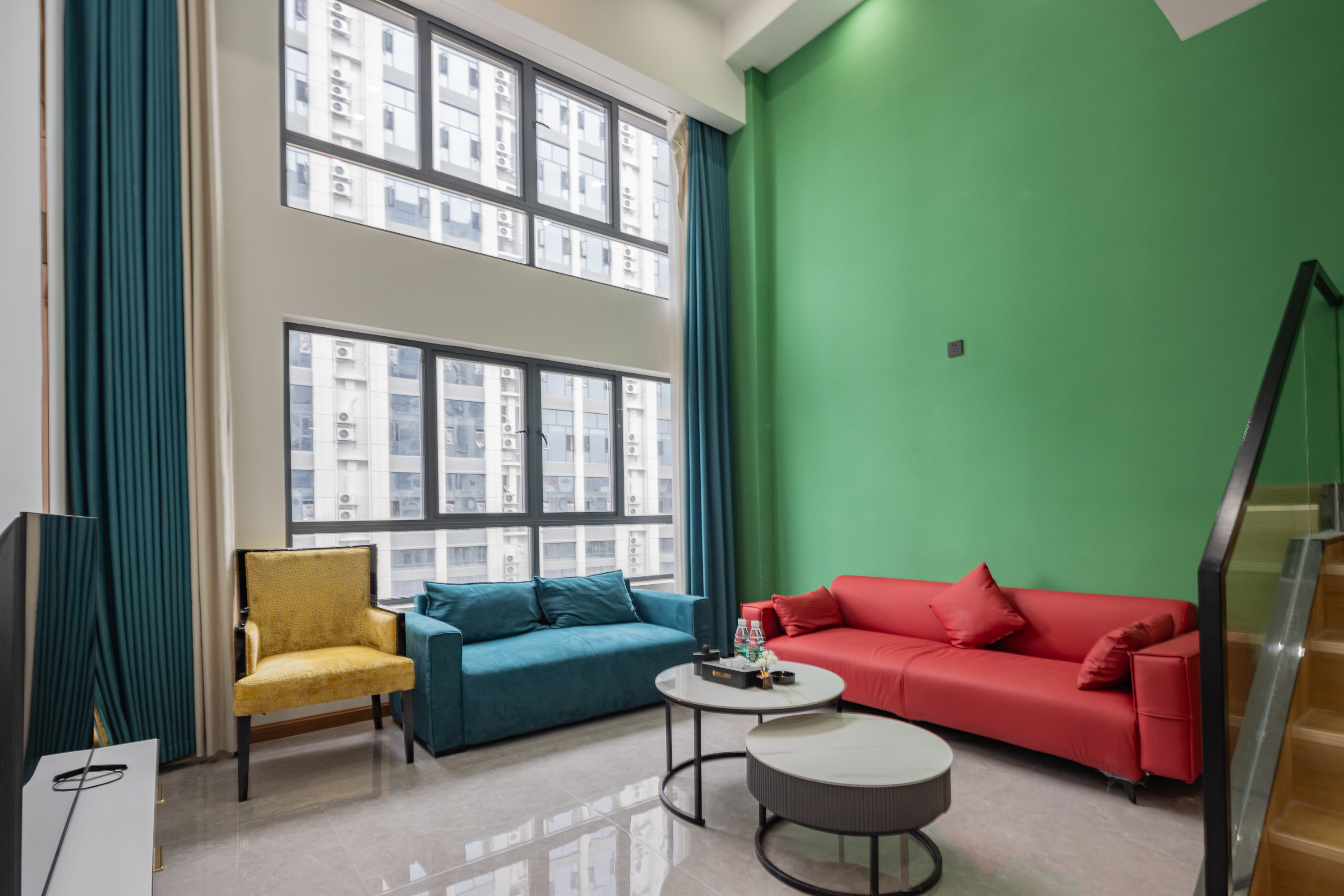 LOFT墨绿大床套房∣两衞∣客厅∣亲子套∣定制亲子床垫