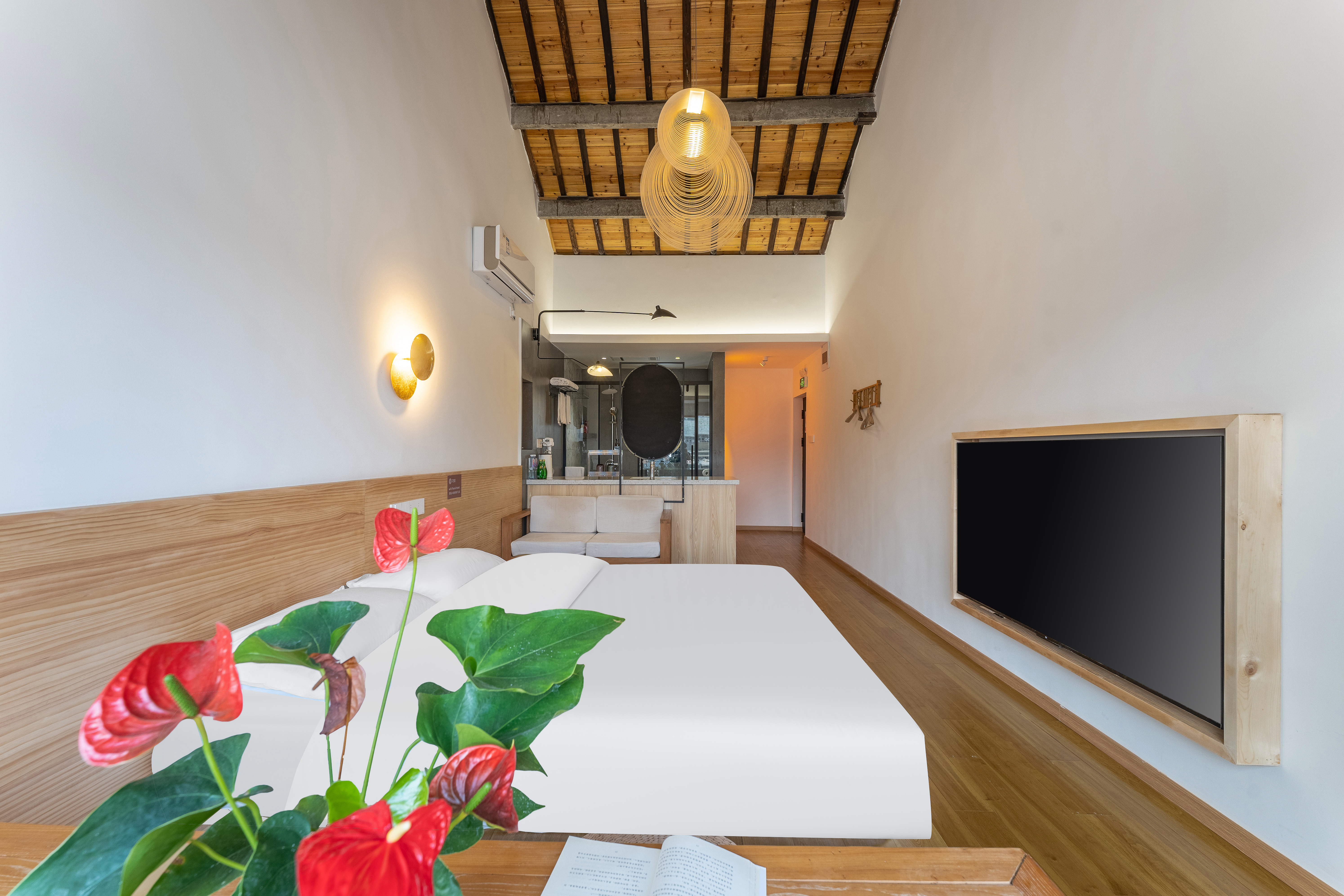 东井·榻榻米房丨小冰箱+高清电视+古桥河景