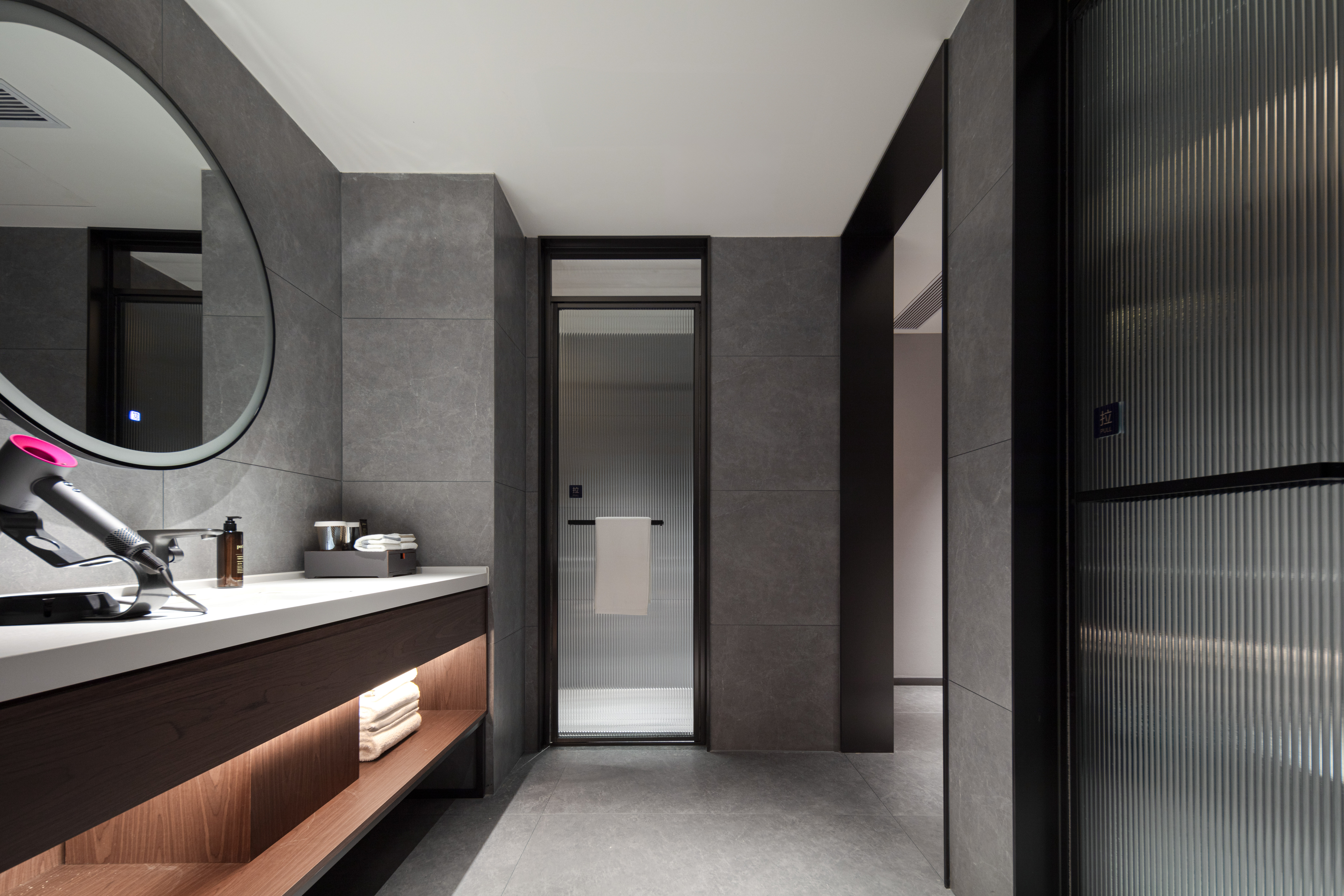 行政大床房（皮爷胶囊Coffee机+智能客控+丝涟床垫）