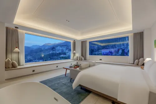 Free time·Multiple 360° White Impression Designer·Light Luxury