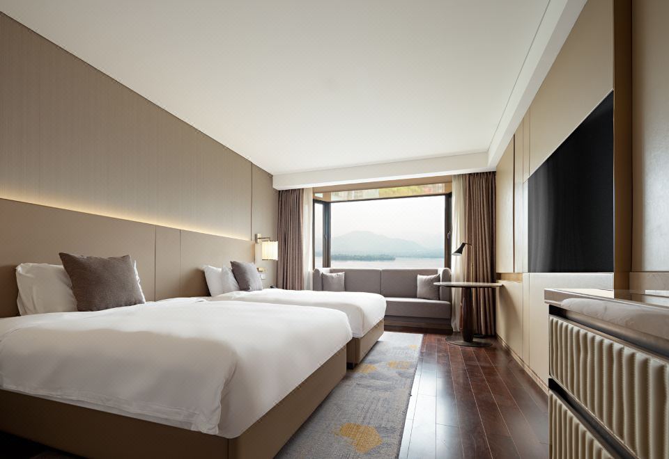 Friendship Hotel Hangzhou180° Full Lake View Executive Twin Room