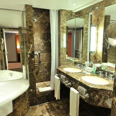 精緻特大床套房 布魯塞爾大廣場華威飯店優惠