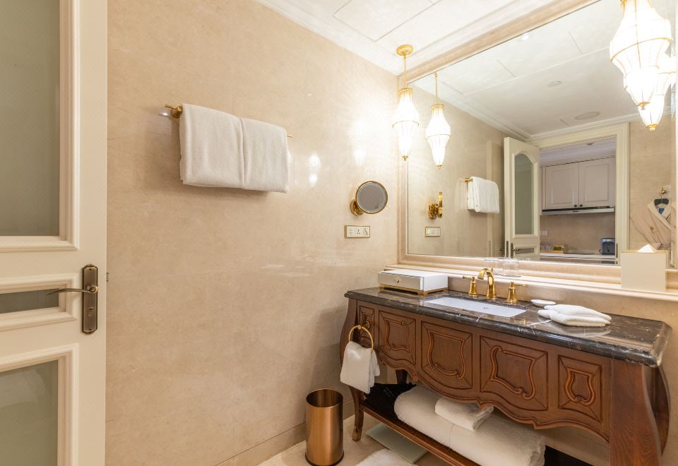 the Castle Hotel, A Luxury Collection HotelDeluxe Apartment Twin Room