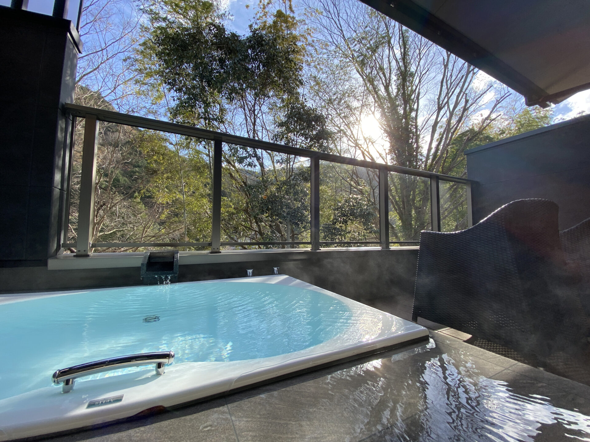 豪华套房山华河景房