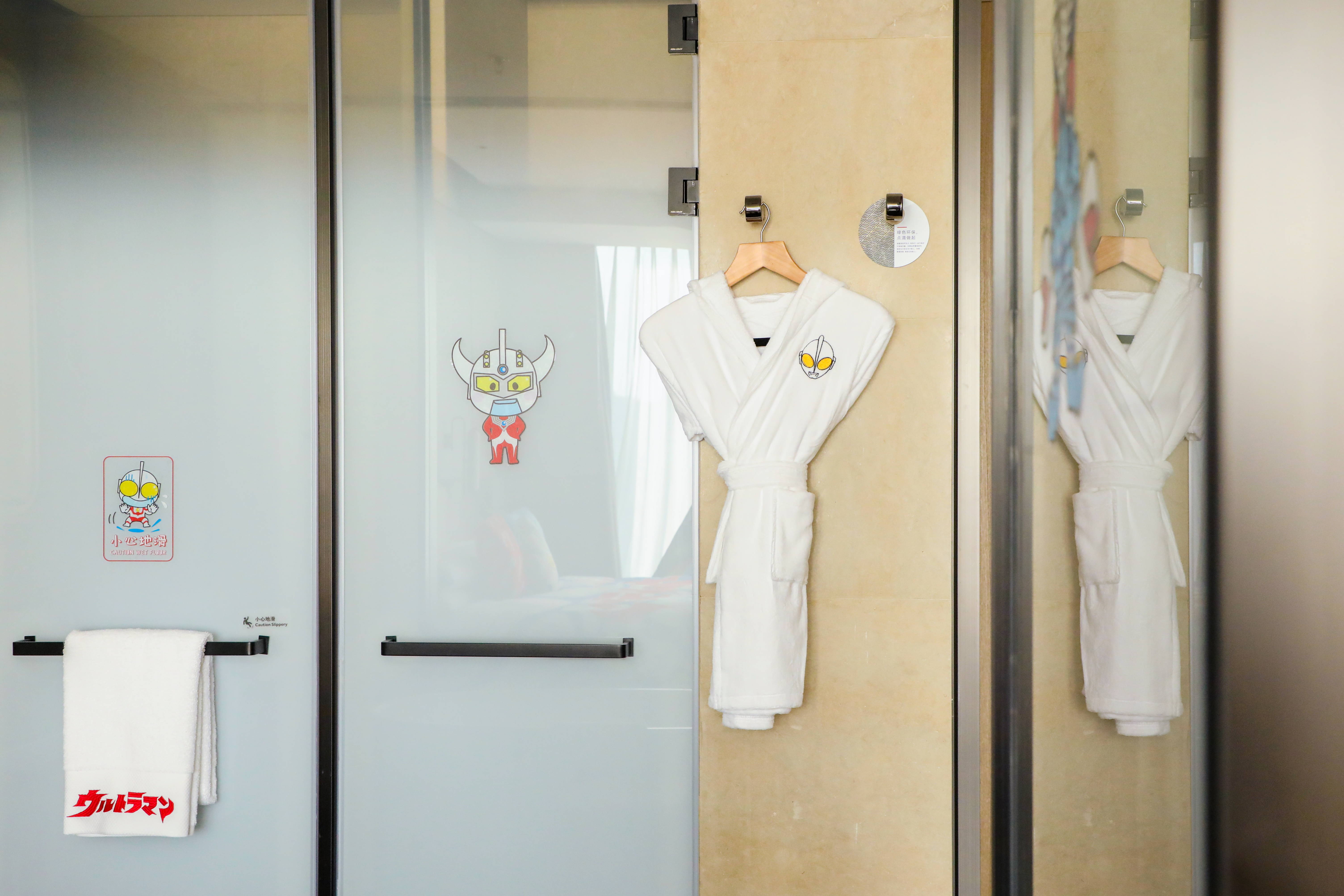 奥特曼亲子大床房