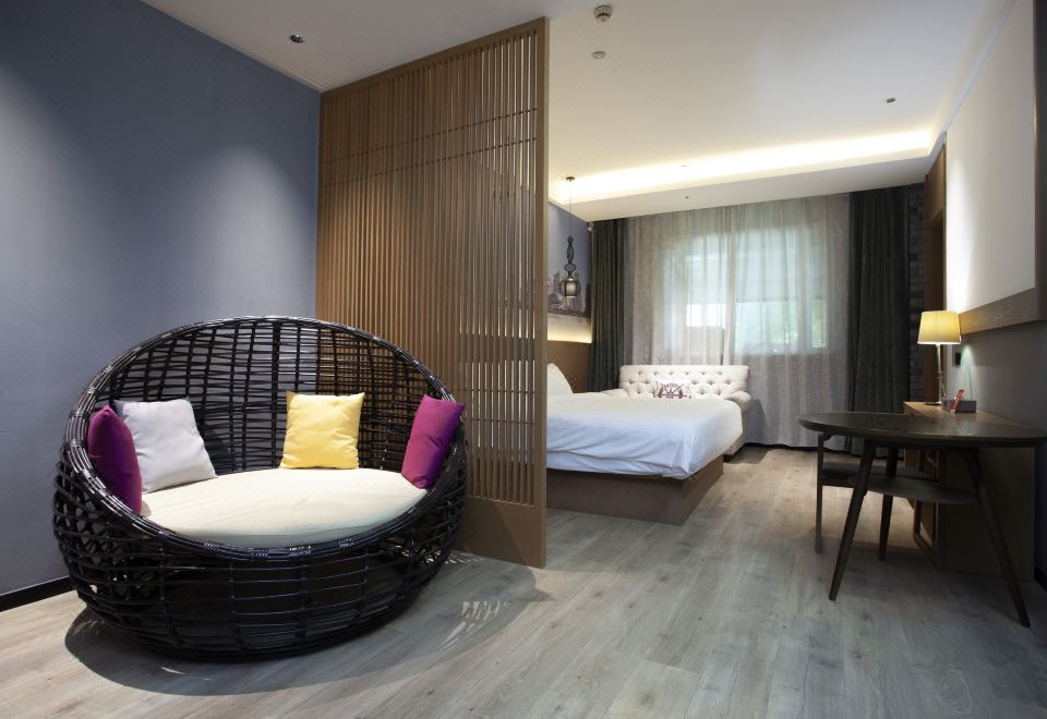 麗豪大床房（手機投屏+小冰箱）