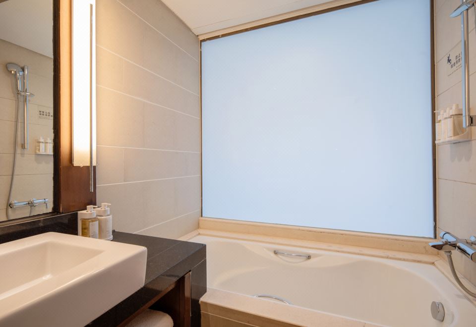 Holiday Inn Qingdao City CentreSuperior Room - Triple Occupancy