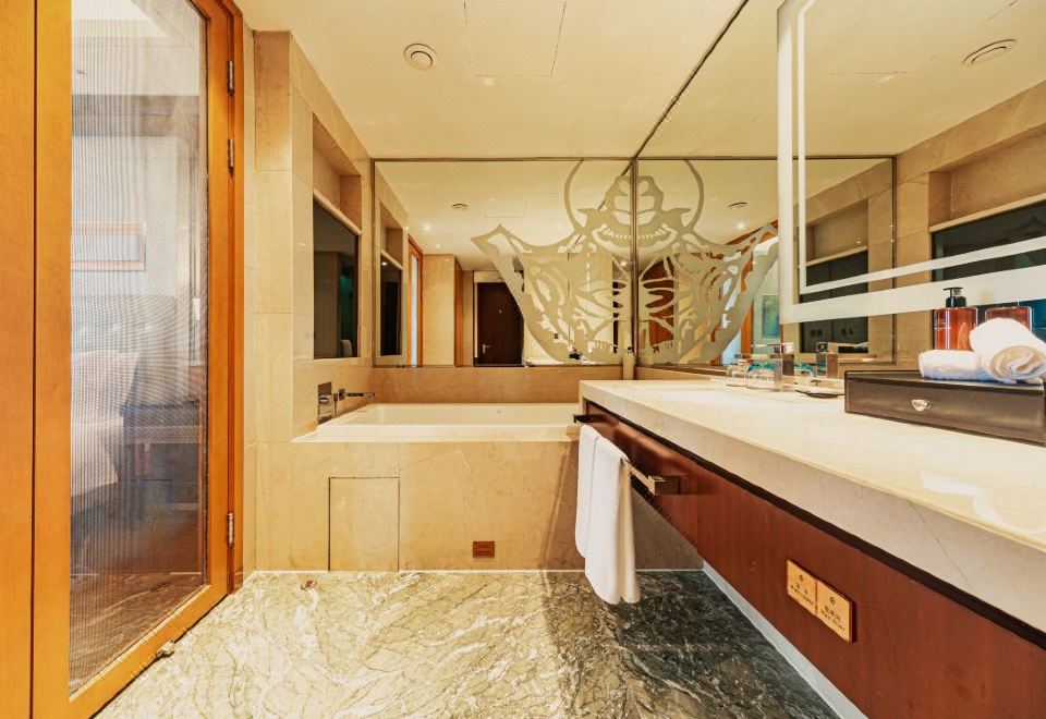 Lia! By Minyoun Chengdu Rezen Hotel (Chunxi Taikoo Li Store)Family-friendly Queen Room