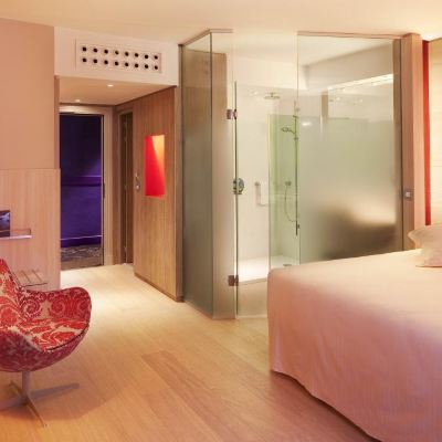 Deluxe Room Oceania l＇Univers Tours Promo Code