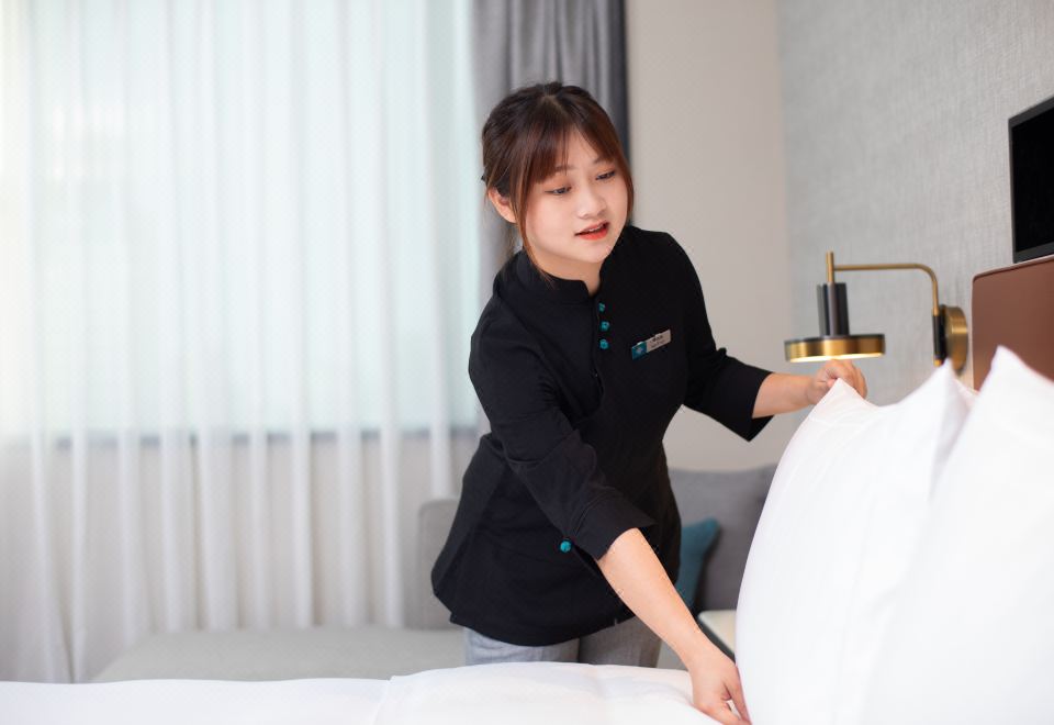 豪华臻选双床房『城景?慵懒躺卧沙发?办公桌+全身镜』