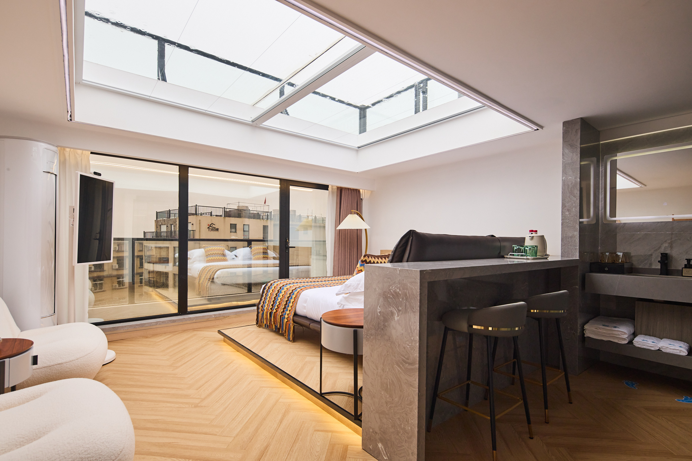 等风·豪华景观大床房『智能马桶+乳胶床垫+移动电视』