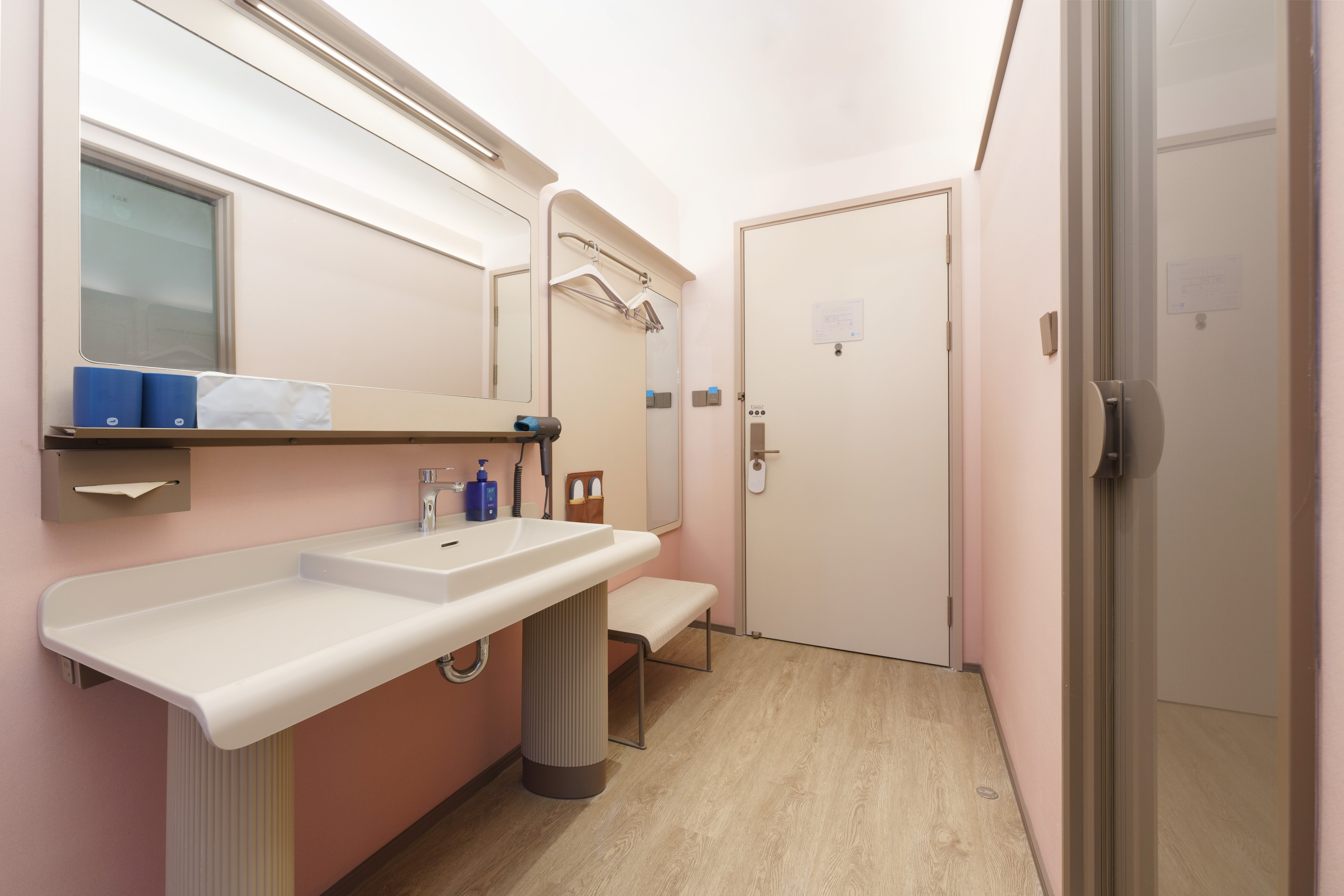 双床房（书桌+手机投屏）