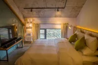 Yuanyang Yuanshe Mulaya Homestay (Terraced Field Scenic Area)